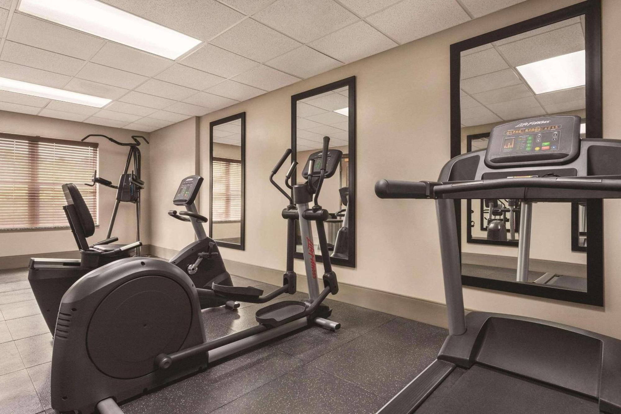 Country Inn & Suites By Radisson, Nashville Airport East, Tn Bagian luar foto