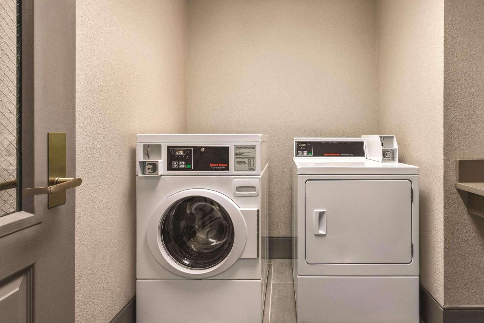 Country Inn & Suites By Radisson, Nashville Airport East, Tn Bagian luar foto