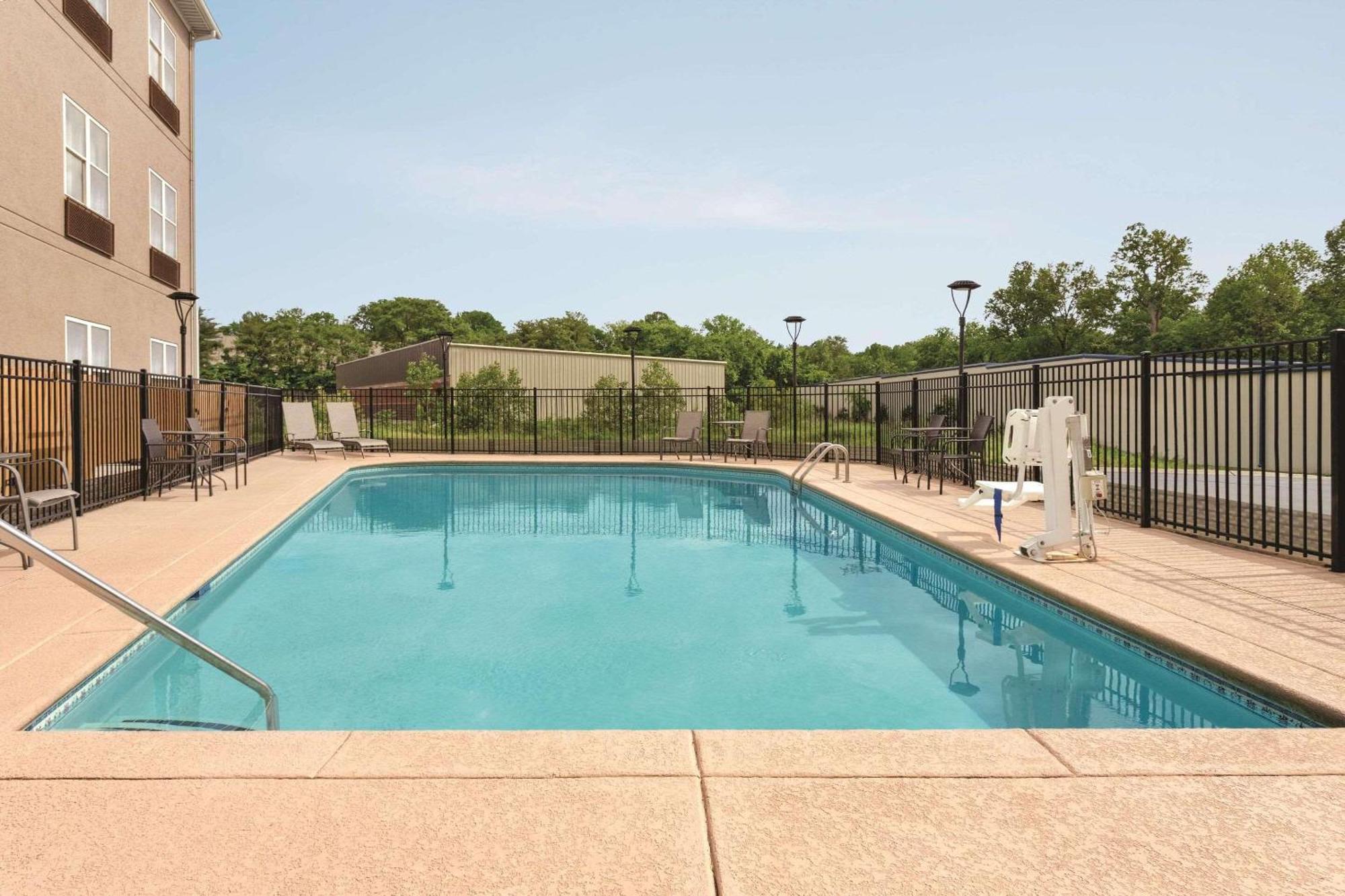 Country Inn & Suites By Radisson, Nashville Airport East, Tn Bagian luar foto