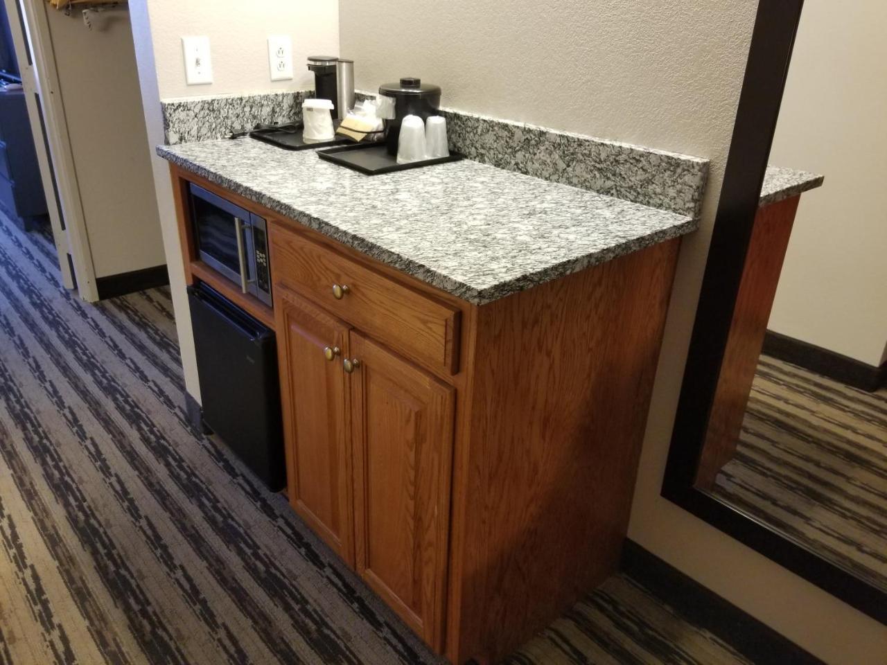 Country Inn & Suites By Radisson, Nashville Airport East, Tn Bagian luar foto